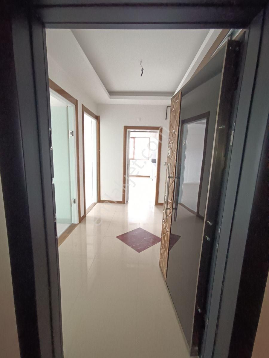 Pratik Den// Serkent Cadde Üstü Kiralık 4+1 - Görsel 8