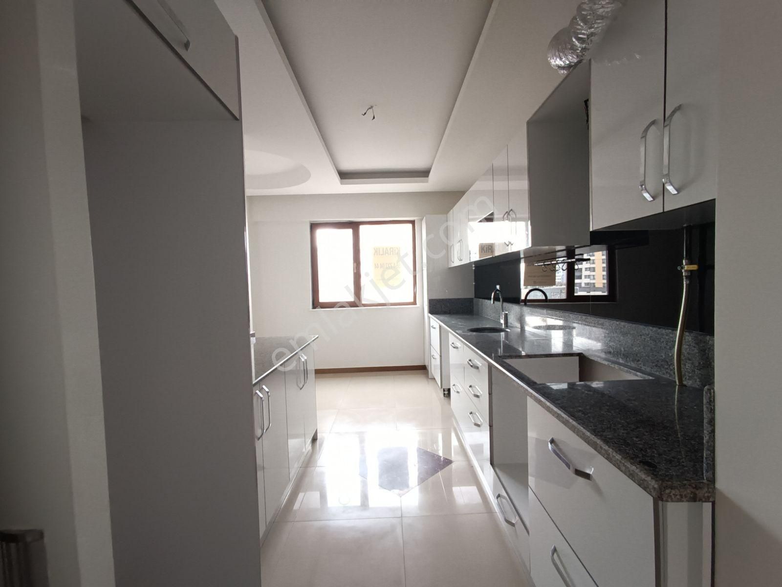 Pratik Den// Serkent Cadde Üstü Kiralık 4+1 - Görsel 12