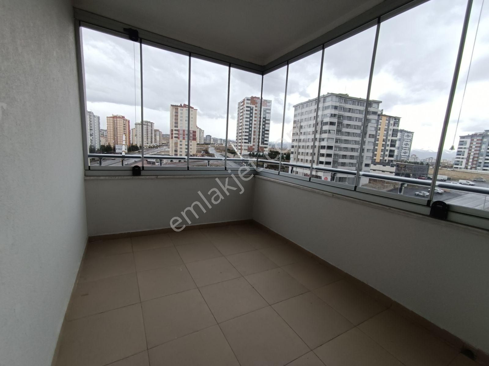 Pratik Den// Serkent Cadde Üstü Kiralık 4+1 - Görsel 20