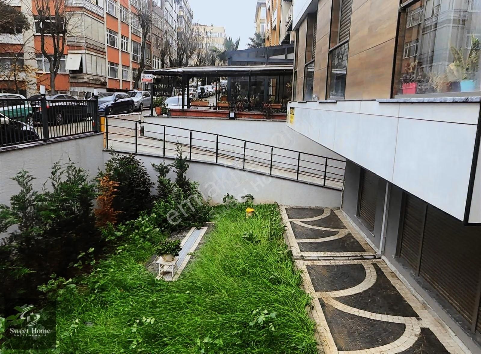 Bakırköy'de Alman Yapımı, Bahçe Katı Lüks 2+1 Daire - Görsel 24