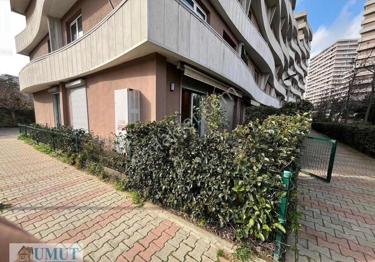 Yorum İstanbul Evlerinde Satılık Bahçe Kat 75 M2 2+1