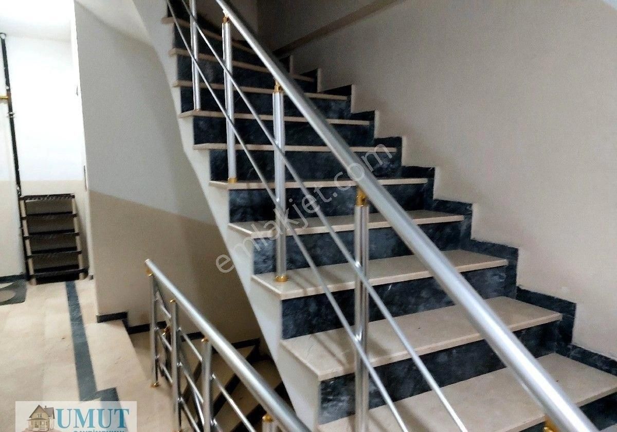 Gaziosmanpaşa Küçükköy Yeni Mah. Acil Satılık 3.kat 3+1 130 M2 Daire - Görsel 20