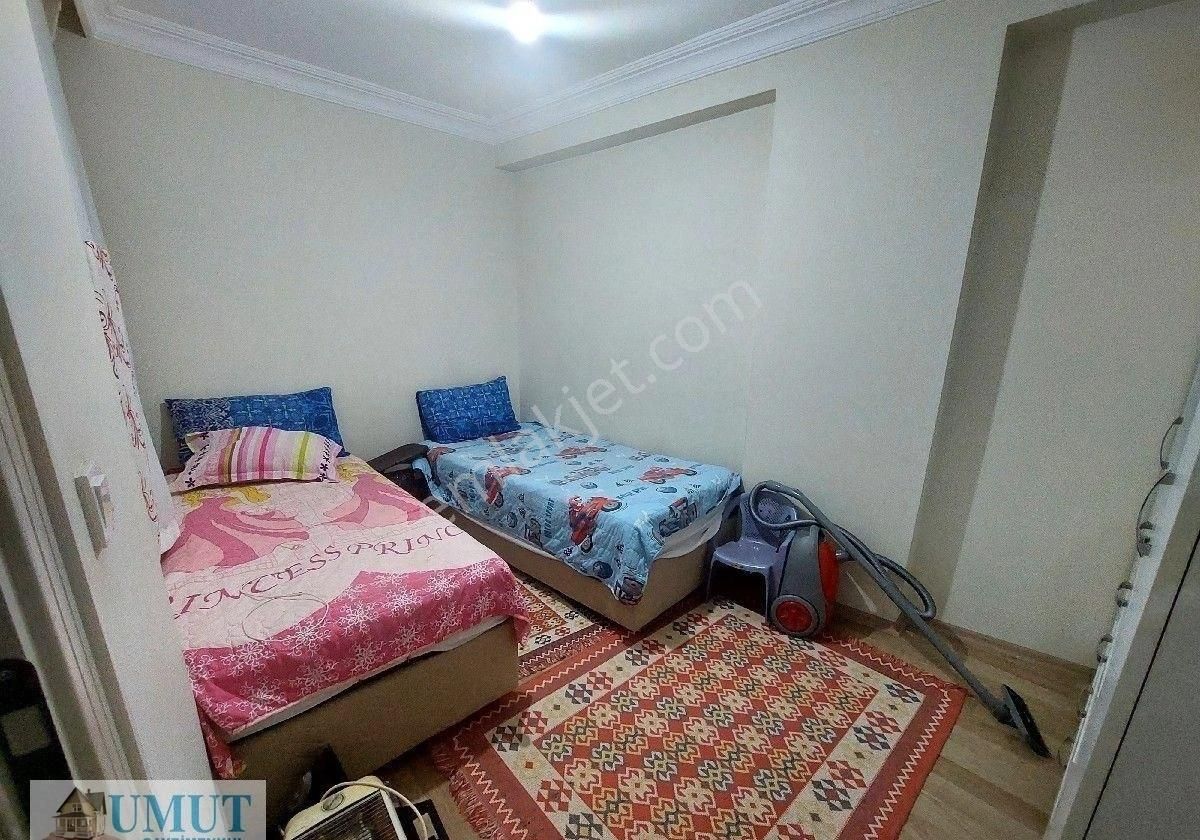 Gaziosmanpaşa Küçükköy Yeni Mah. Acil Satılık 3.kat 3+1 130 M2 Daire - Görsel 5