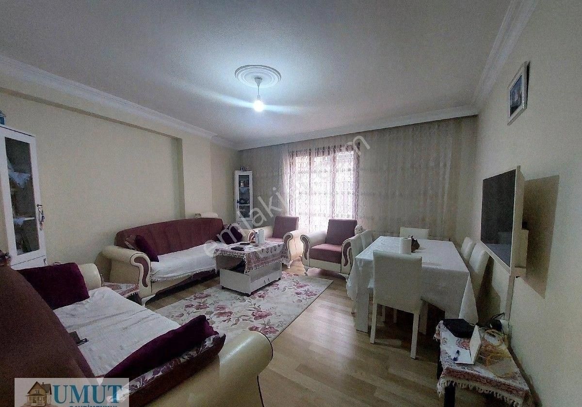 Gaziosmanpaşa Küçükköy Yeni Mah. Acil Satılık 3.kat 3+1 130 M2 Daire - Görsel 4