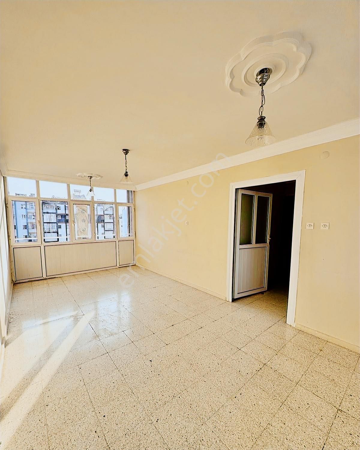 100.yıl Mah.eski Carrefour Girişi Yanı Kiralık 3+1 Daire - Görsel 3