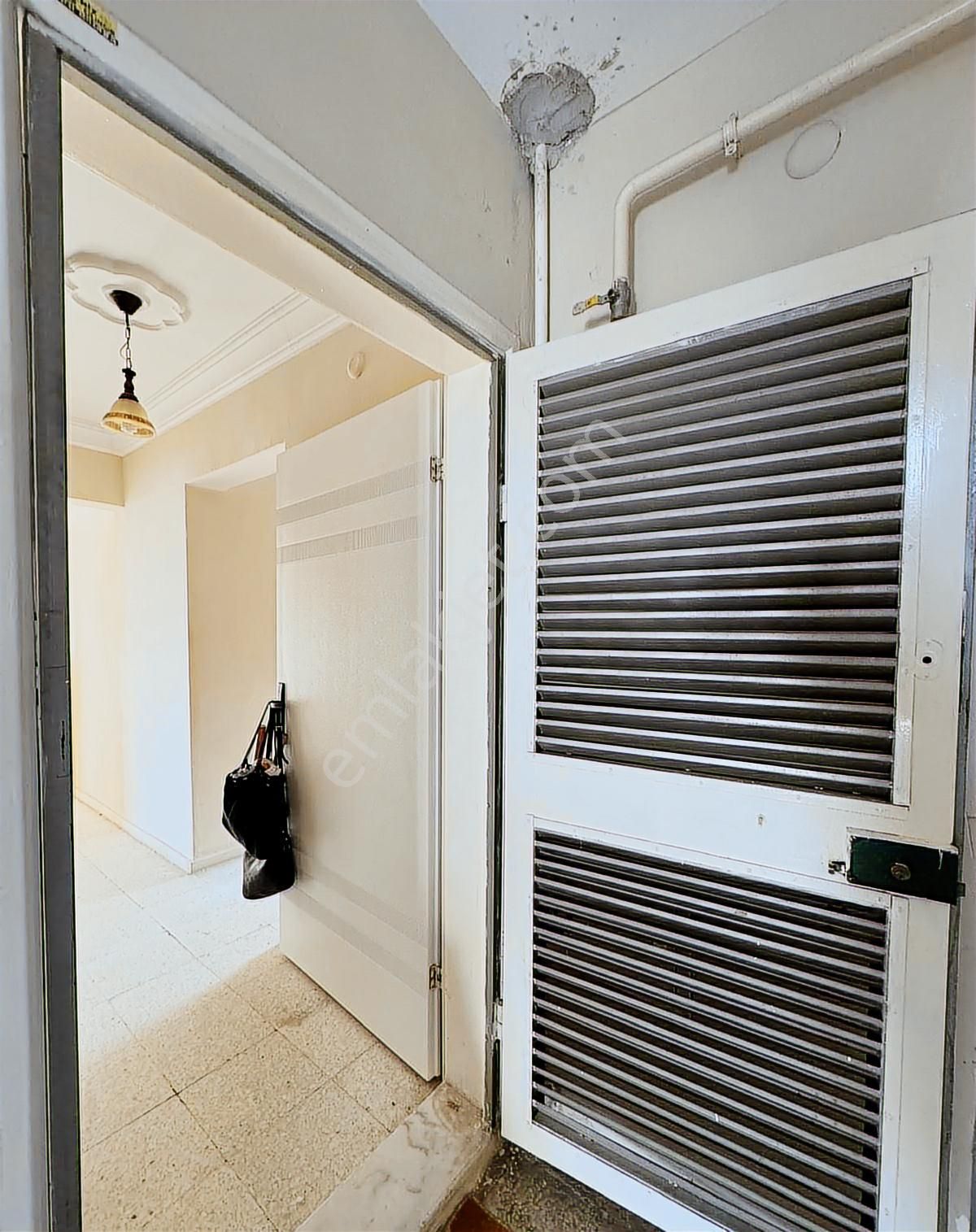 100.yıl Mah.eski Carrefour Girişi Yanı Kiralık 3+1 Daire - Görsel 7