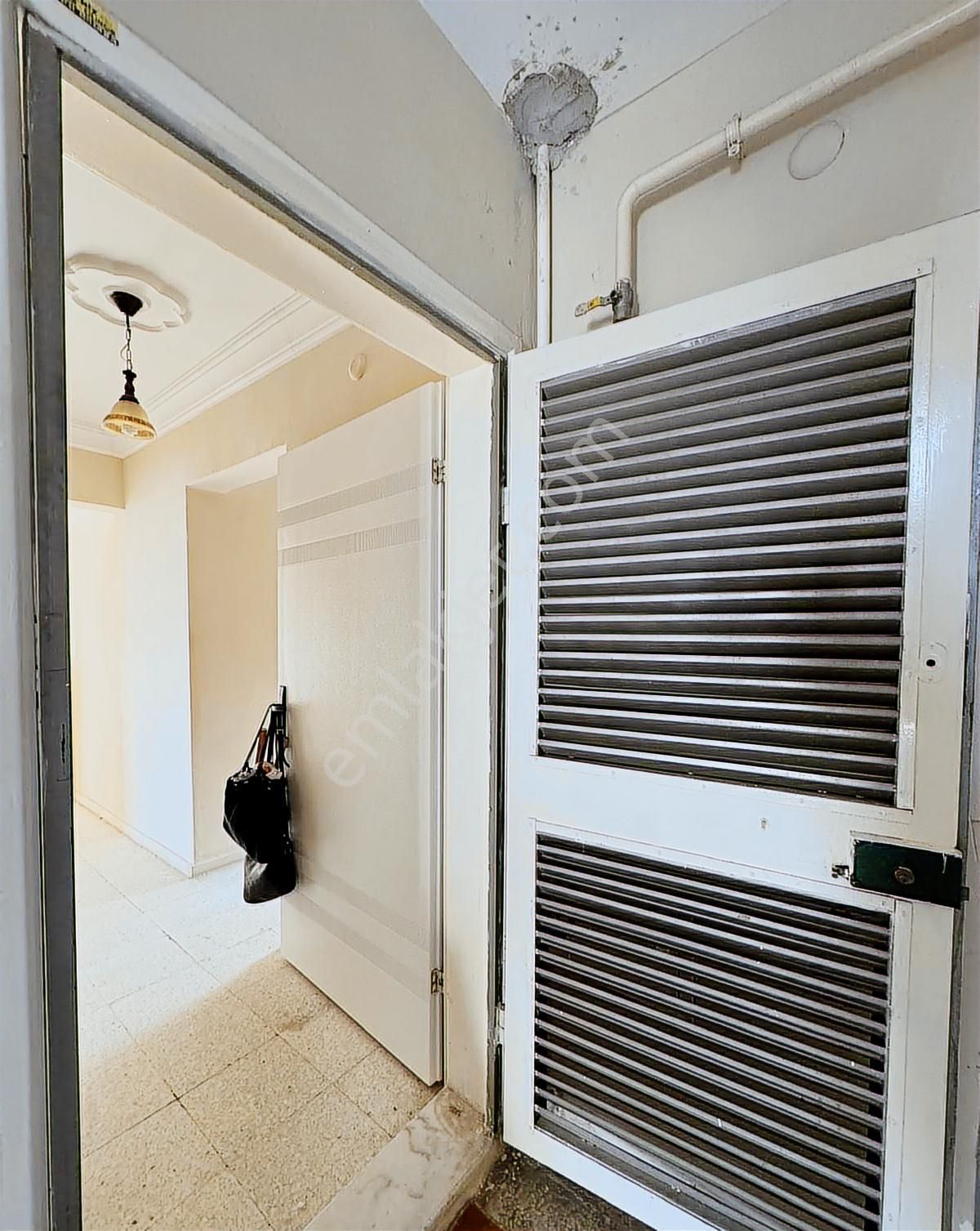 100.yıl Mah.eski Carrefour Girişi Yanı Kiralık 3+1 Daire - Görsel 6