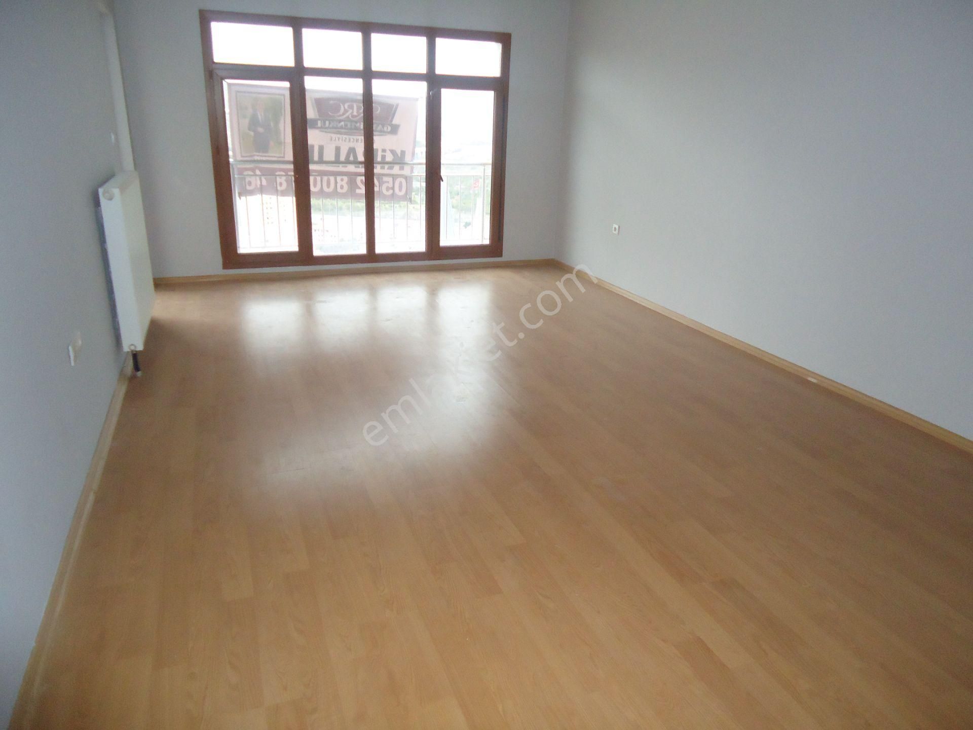 Krc'den Uzun Bloklarda Manzaralı Kiralık 3+1 Daire - Görsel 5