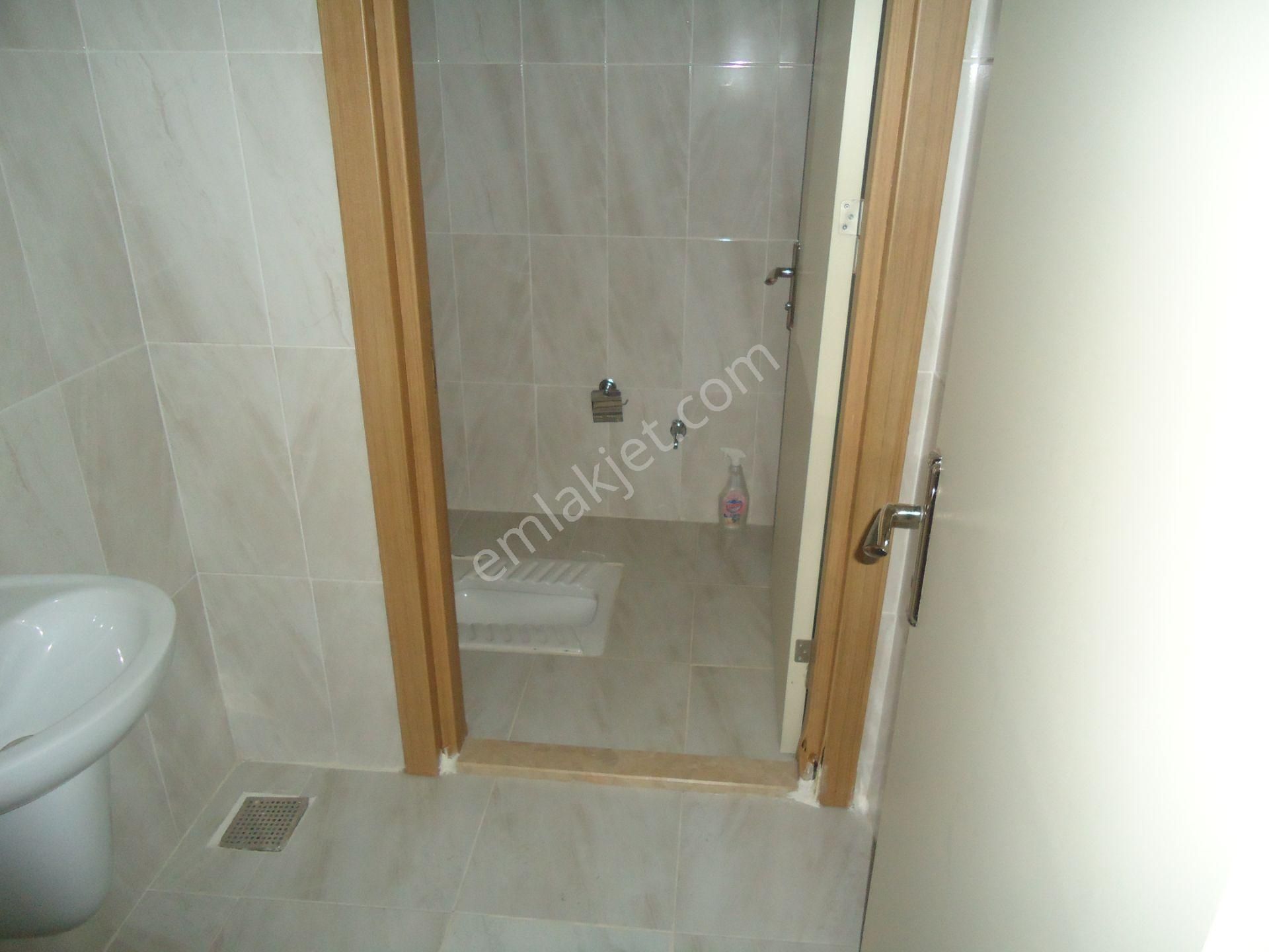 Krc'den Uzun Bloklarda Manzaralı Kiralık 3+1 Daire - Görsel 12