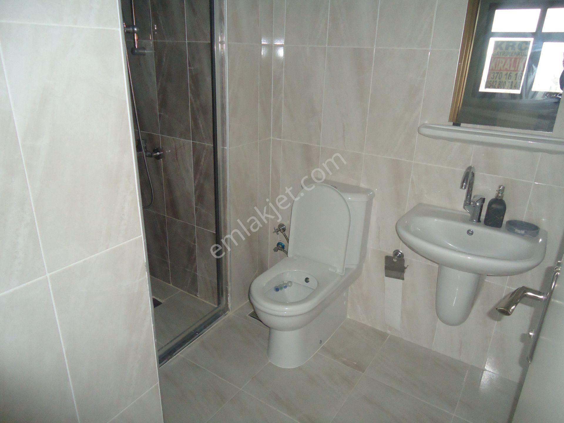 Krc'den Uzun Bloklarda Manzaralı Kiralık 3+1 Daire - Görsel 14