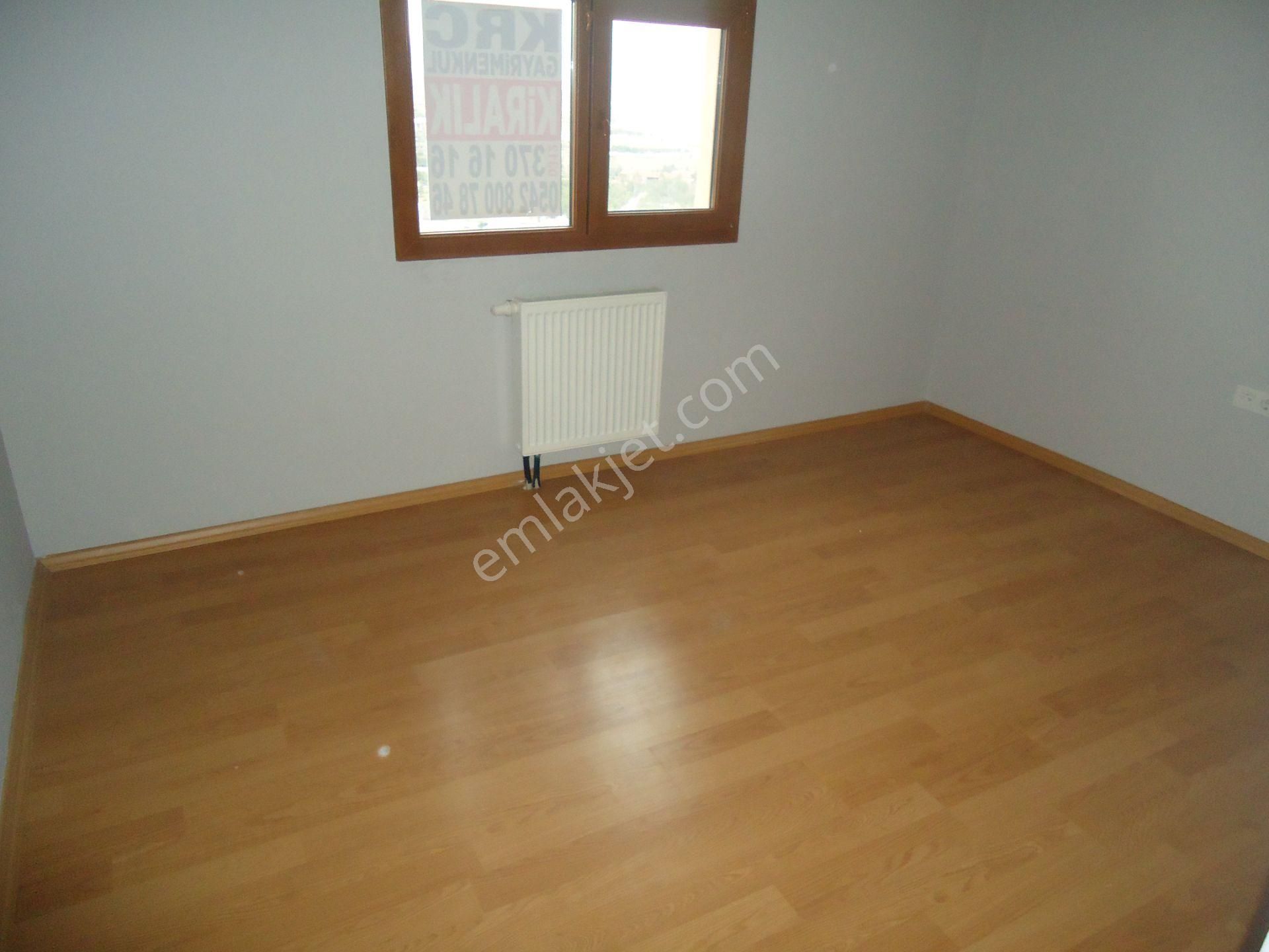 Krc'den Uzun Bloklarda Manzaralı Kiralık 3+1 Daire - Görsel 9