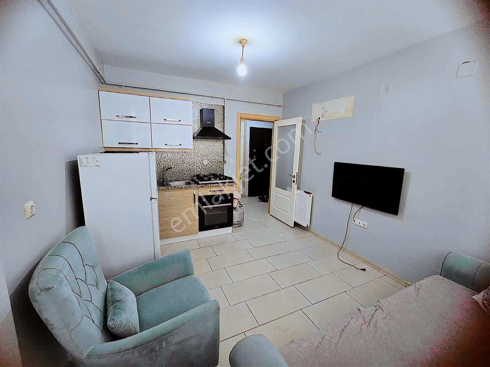 Beyazevler De 1+1 Eşyalı Satılık D.gazlı Balkonlu Daire - Görsel 3