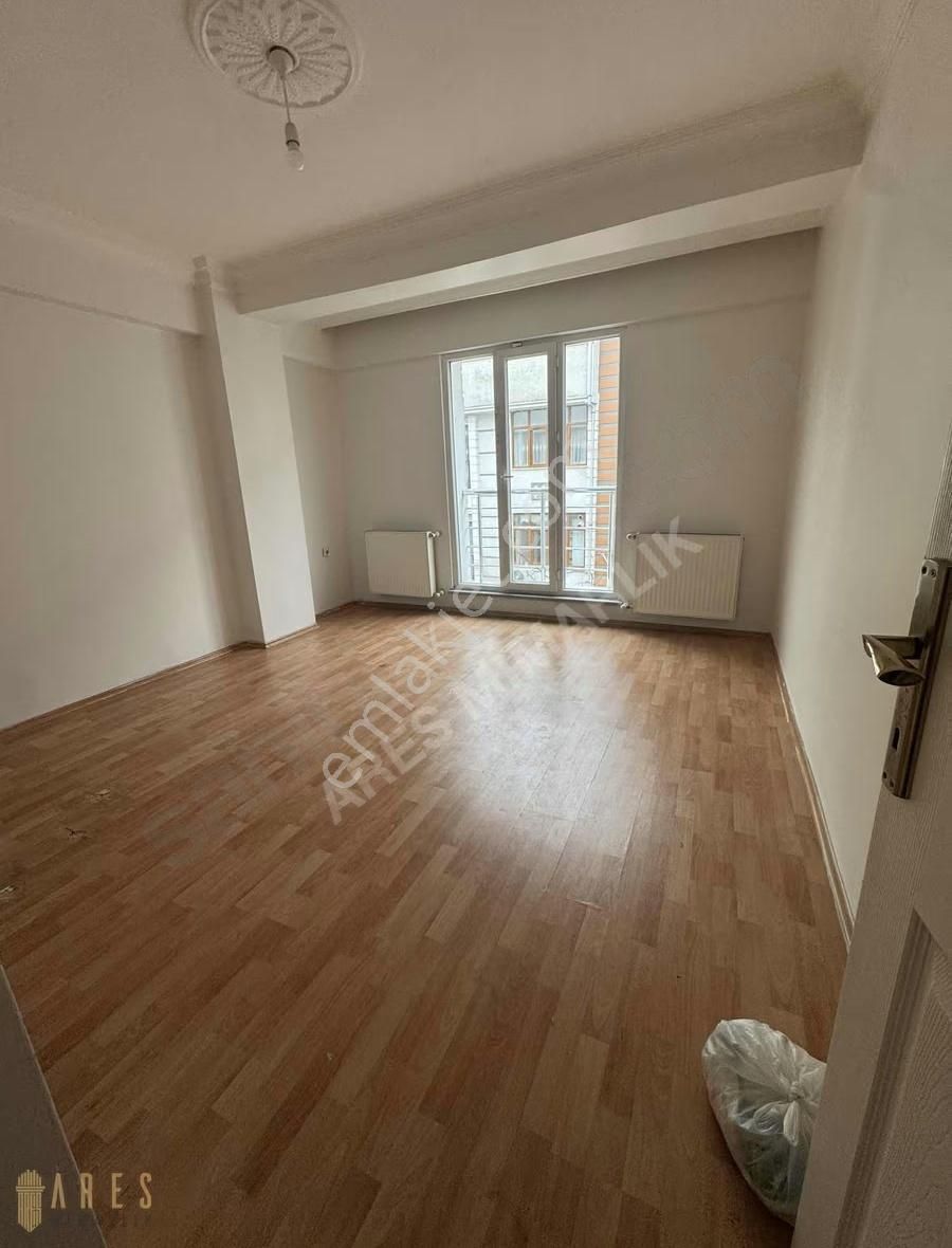 Aresten Metrobüse 10 Dk Yürüme Mesafesinde De 2+1 Kiralık Daire - Görsel 14
