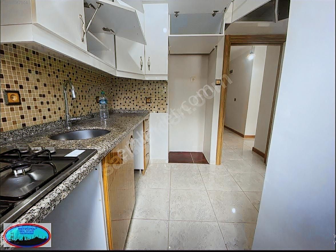 Kağıthane Hürriyet Mah. 9 Yıllık Binada Otoparklı Acil Satılık - Görsel 23