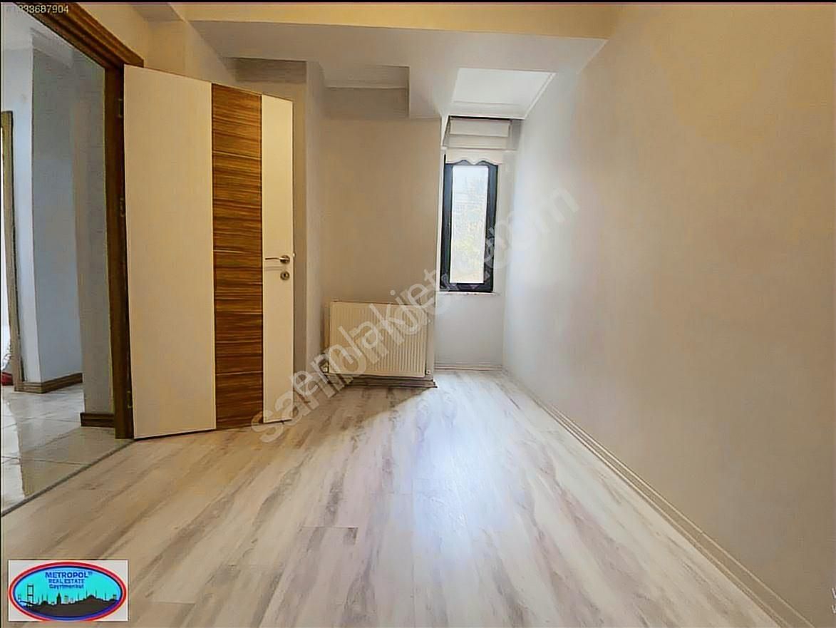 Kağıthane Hürriyet Mah. 9 Yıllık Binada Otoparklı Acil Satılık - Görsel 11