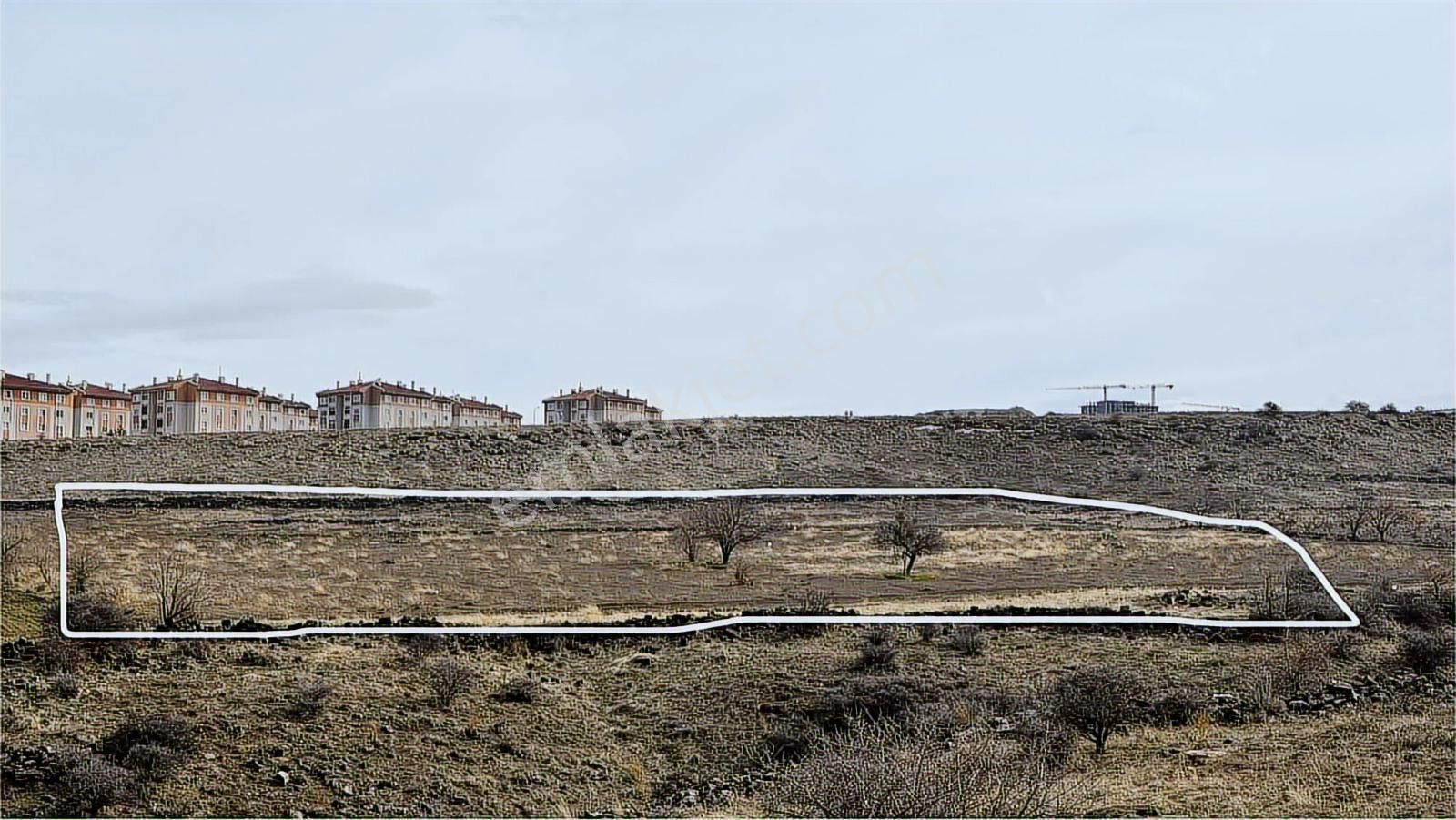 Toki Demokrasi Mahallesinde Yola Cepheli Satılık Tarla - Görsel 6