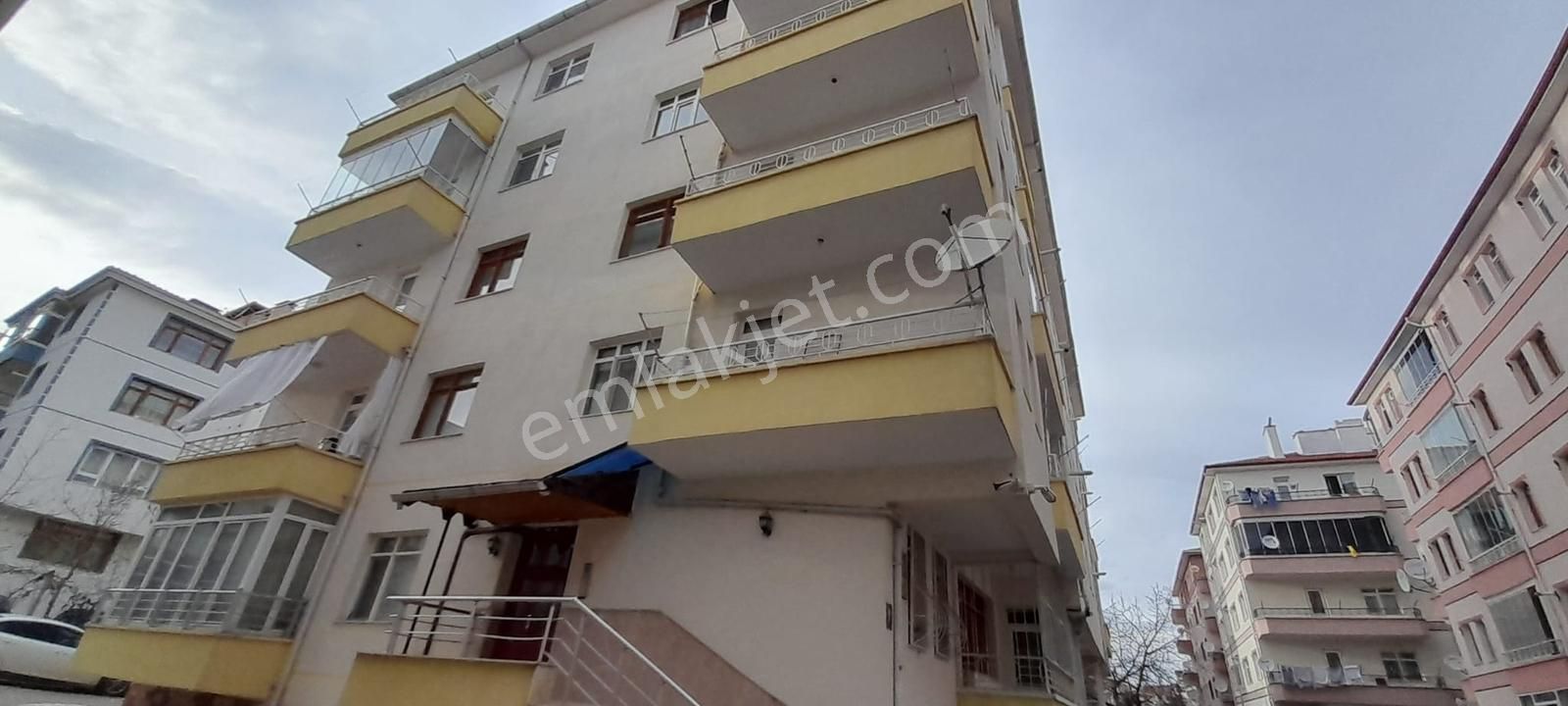 Yenikent Cumhuriyet Bulvarında Merkezde Satılık 3+1 Daire - Görsel 14