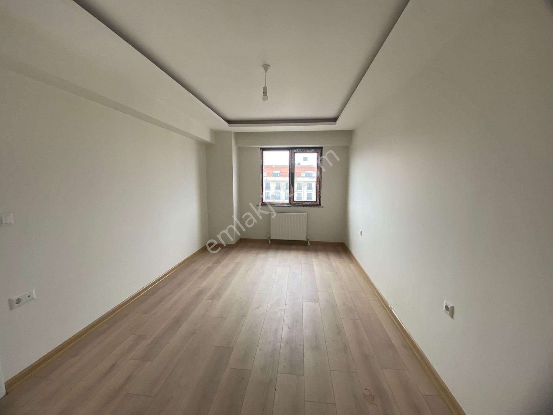 Hükümet Konağı Karşısı Sitede Otopaklı 3,5+1 Lüks Kiralık Daire - Görsel 3