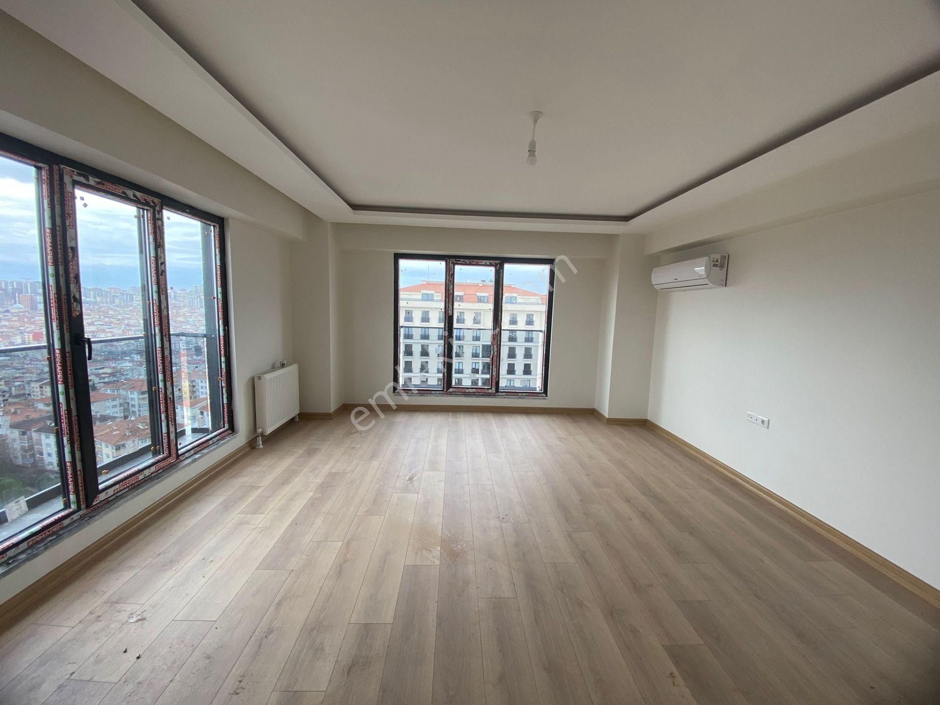 Hükümet Konağı Karşısı Sitede Otopaklı 3,5+1 Lüks Kiralık Daire