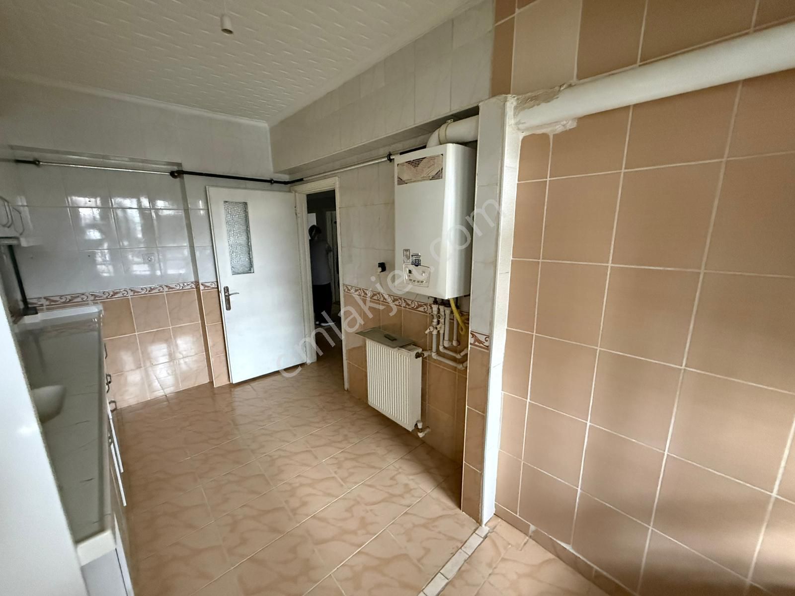 Krc'den Anadolu Caddesine Okula Marketlere Yakın Satılık 3+1 Daire - Görsel 3