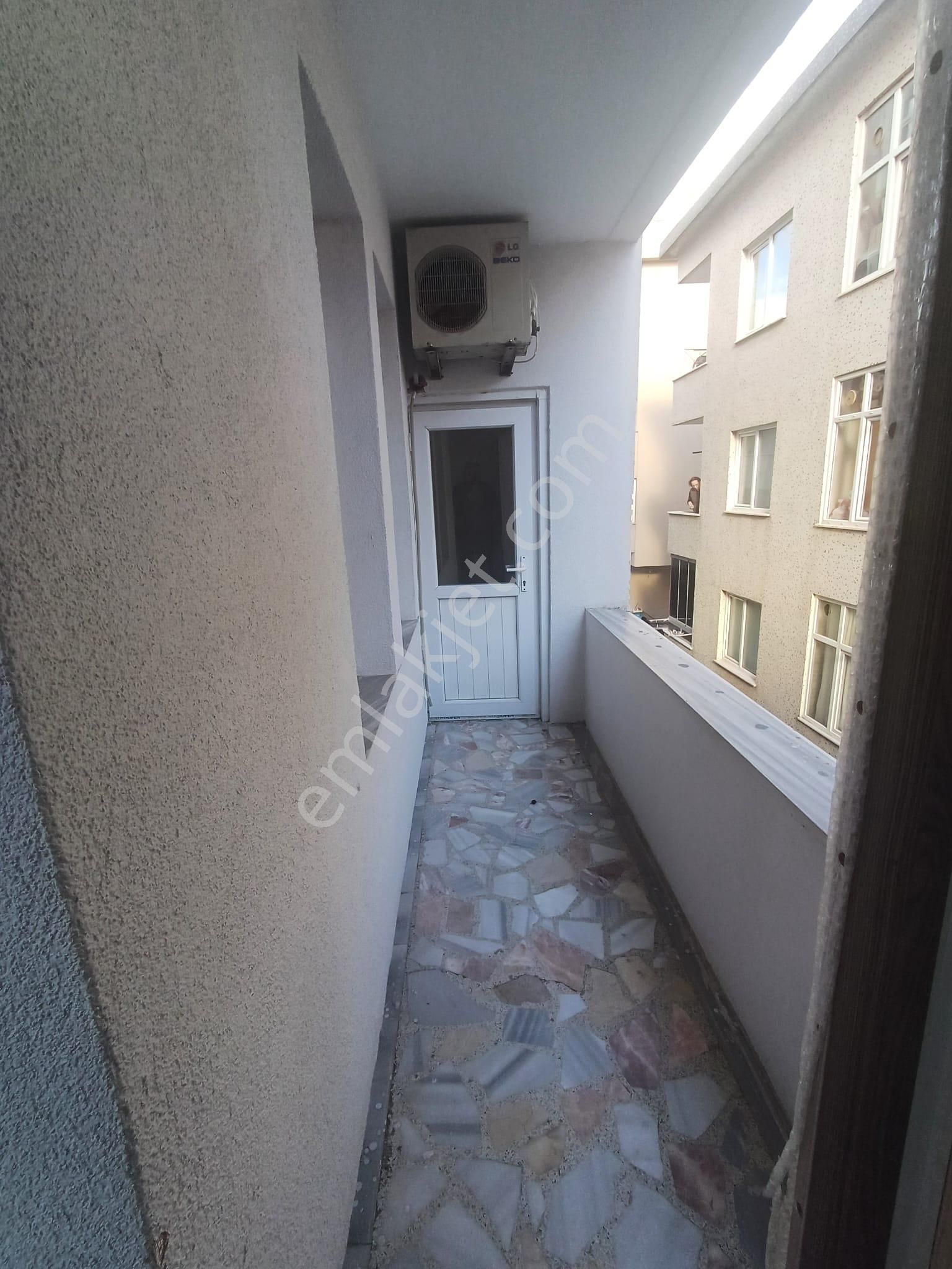 Mustafa Kemal Paşada Kiralık 2+1 Arakat Daire - Görsel 13