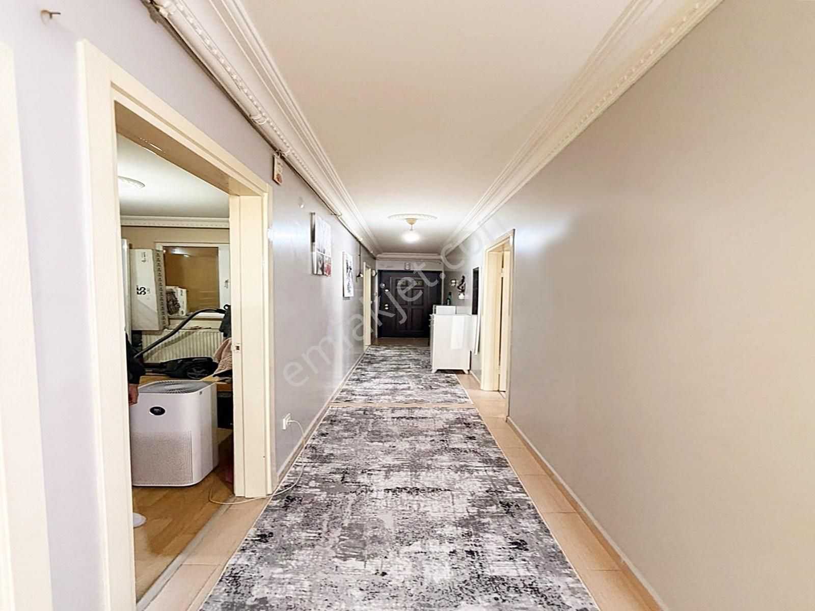 Metrobüse 5 Dk Mesafede !!! 125m² Balkonlu İskanlı 3+1 Daire - Görsel 17