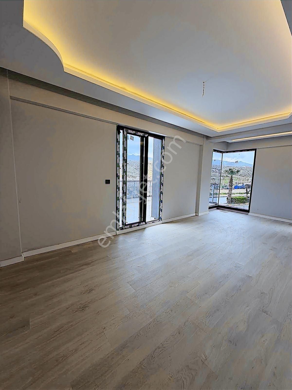 Menemende Satılık Daire 3+1 Teraslı Lüks Kapalı Mutfak - Görsel 8