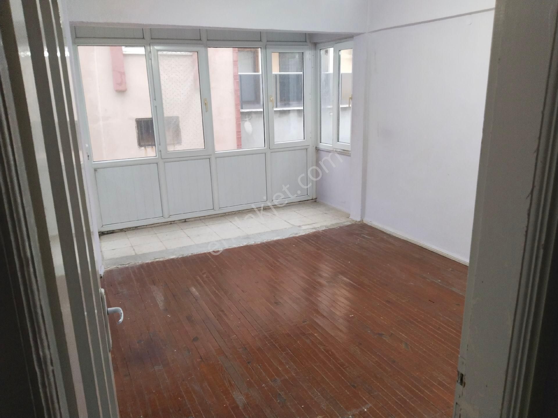 Bergama Turabey Mah Üç Kemer Caddesi Yakını 2+1 Geniş Kiralık Daire - Görsel 13