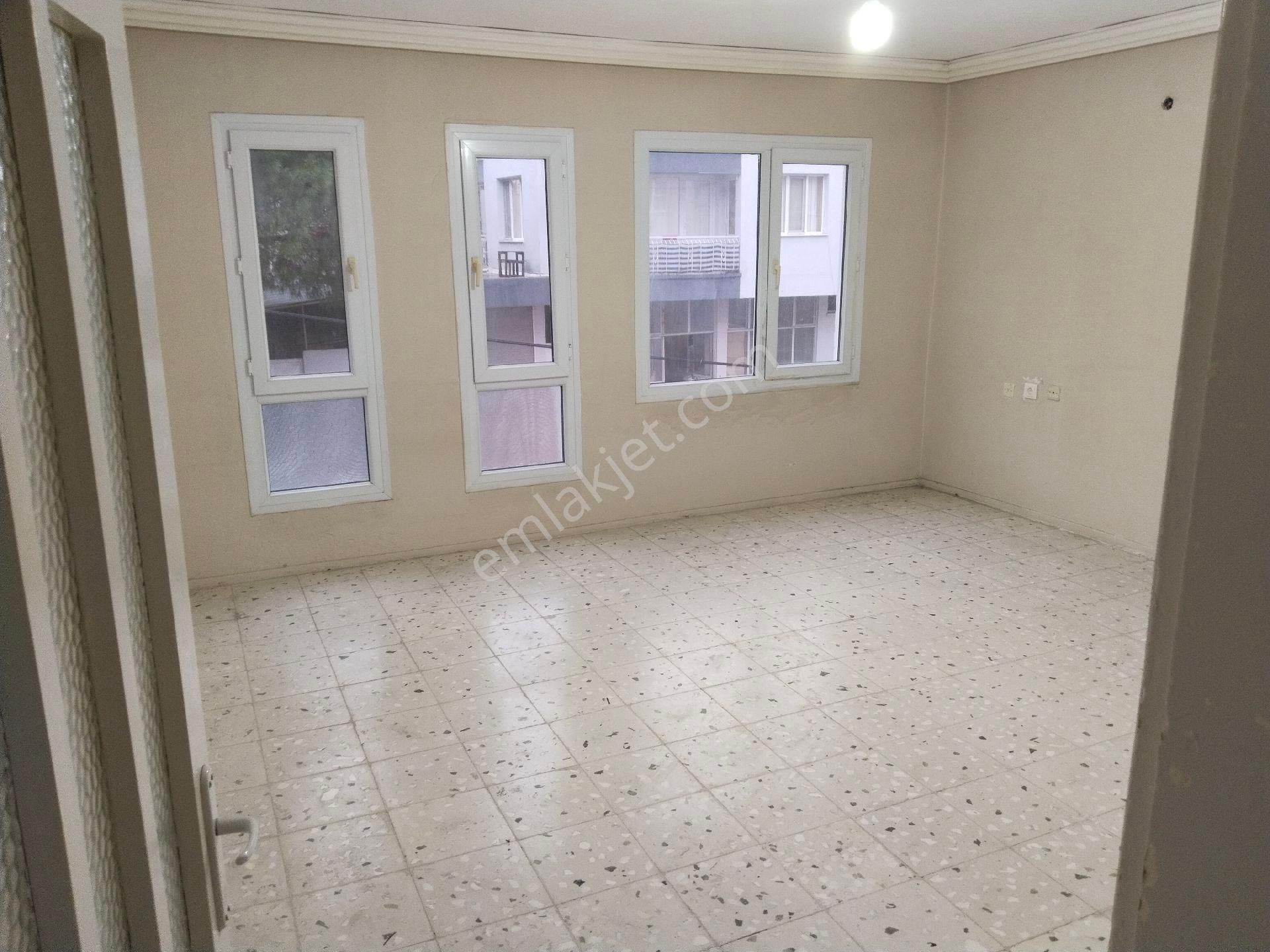 Bergama Turabey Mah Üç Kemer Caddesi Yakını 2+1 Geniş Kiralık Daire - Görsel 16