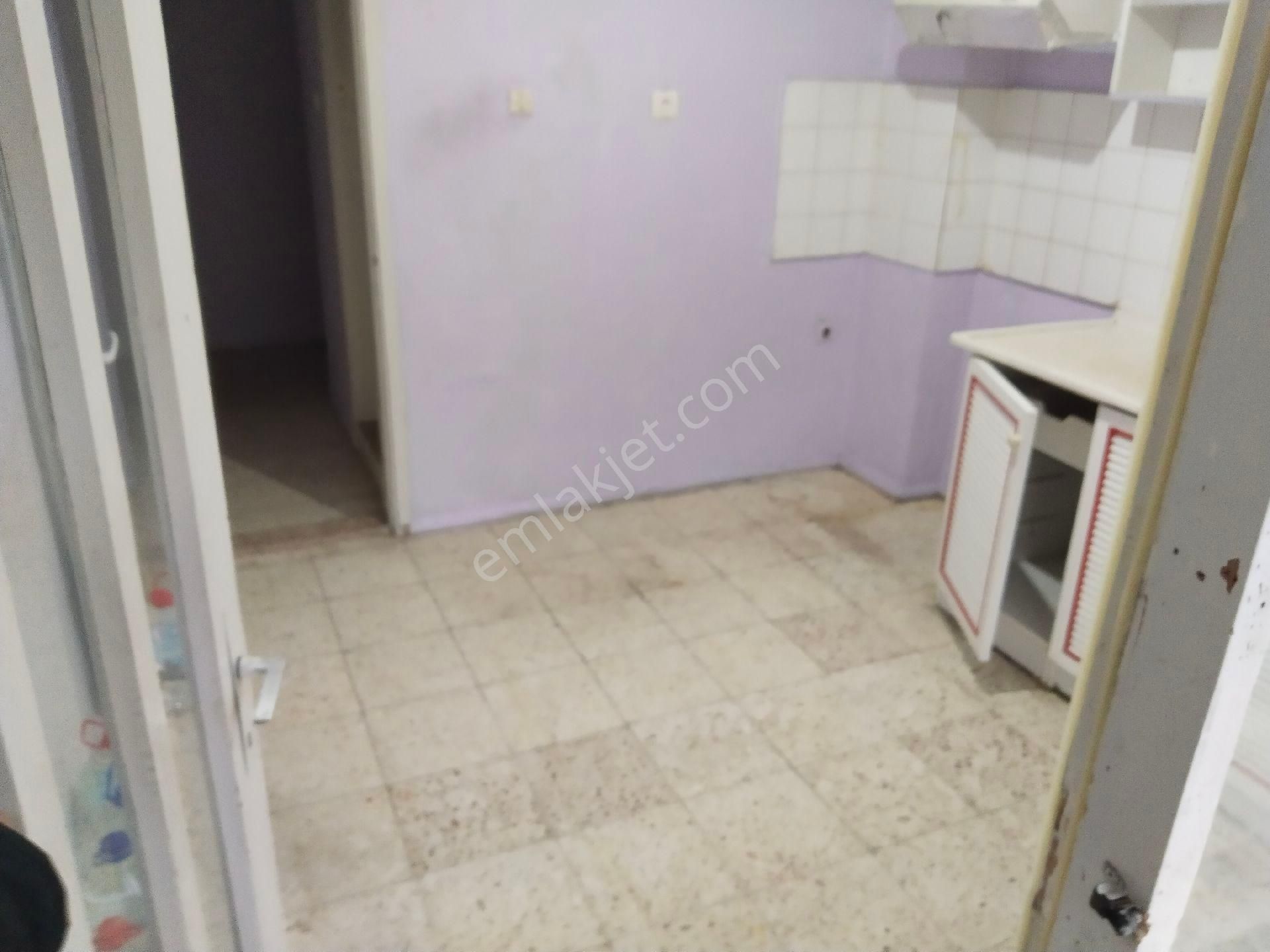 Bergama Turabey Mah Üç Kemer Caddesi Yakını 2+1 Geniş Kiralık Daire - Görsel 8