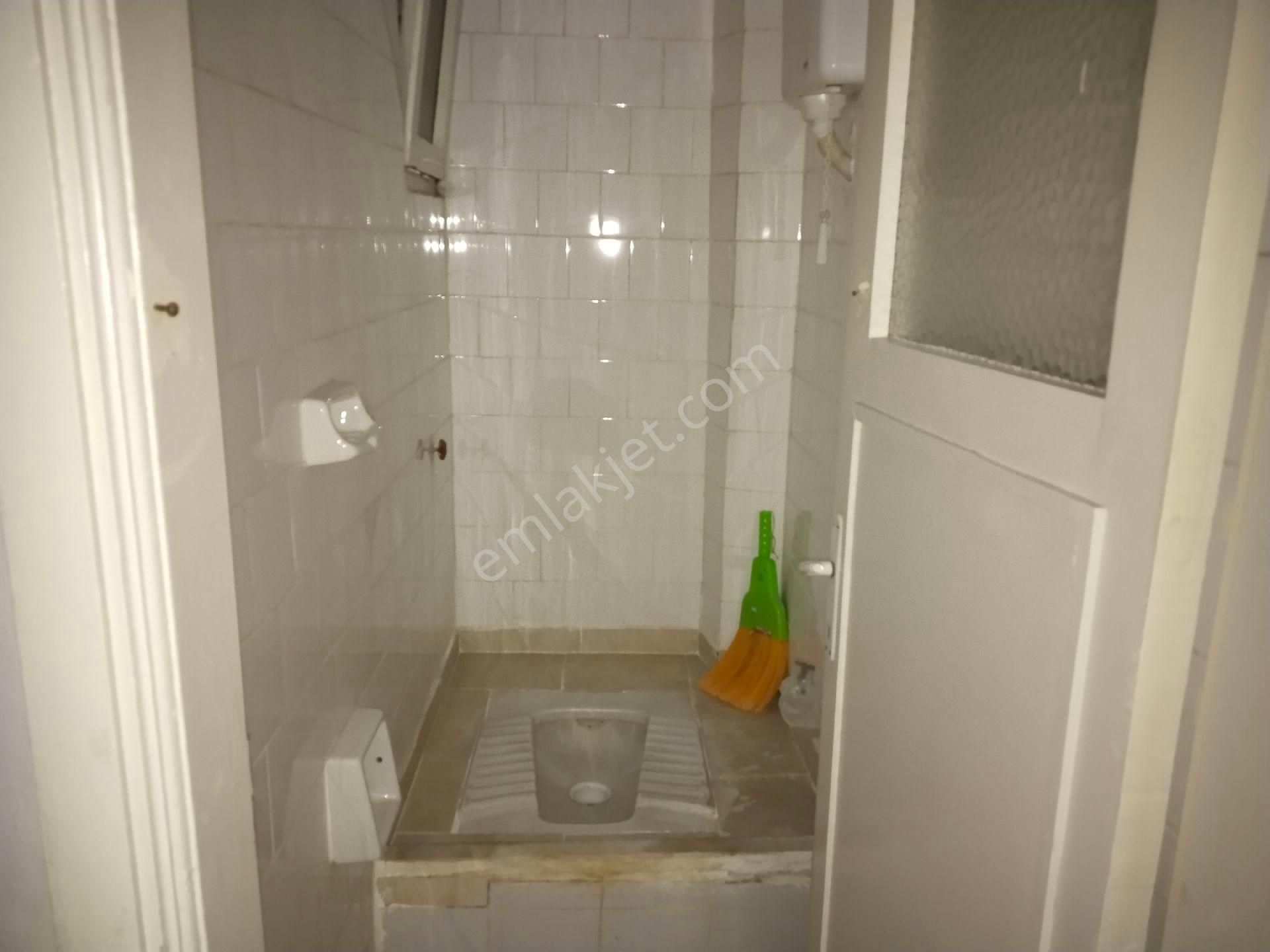 Bergama Turabey Mah Üç Kemer Caddesi Yakını 2+1 Geniş Kiralık Daire - Görsel 14