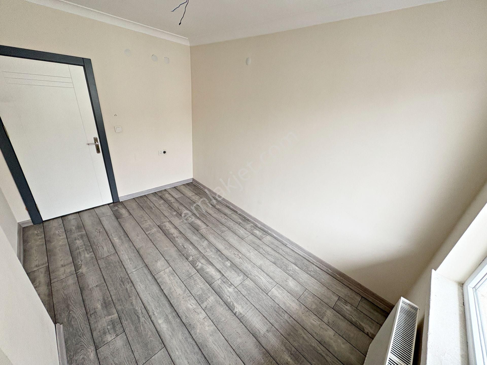 3+1 3.kat Cadde Paraleli Yeni Bina Toplu Taşımaya Ulaşımı Kolay - Görsel 21