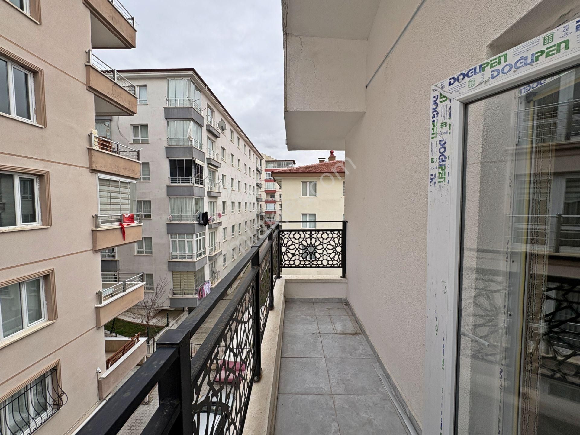 3+1 3.kat Cadde Paraleli Yeni Bina Toplu Taşımaya Ulaşımı Kolay - Görsel 31