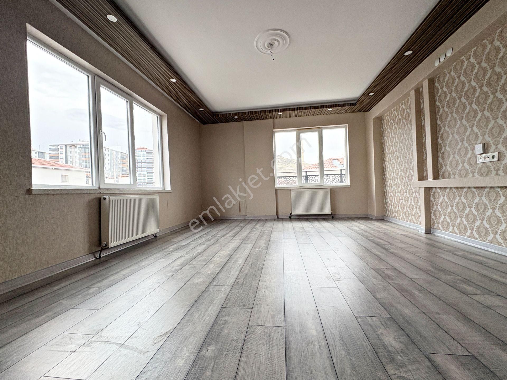 3+1 3.kat Cadde Paraleli Yeni Bina Toplu Taşımaya Ulaşımı Kolay - Görsel 15