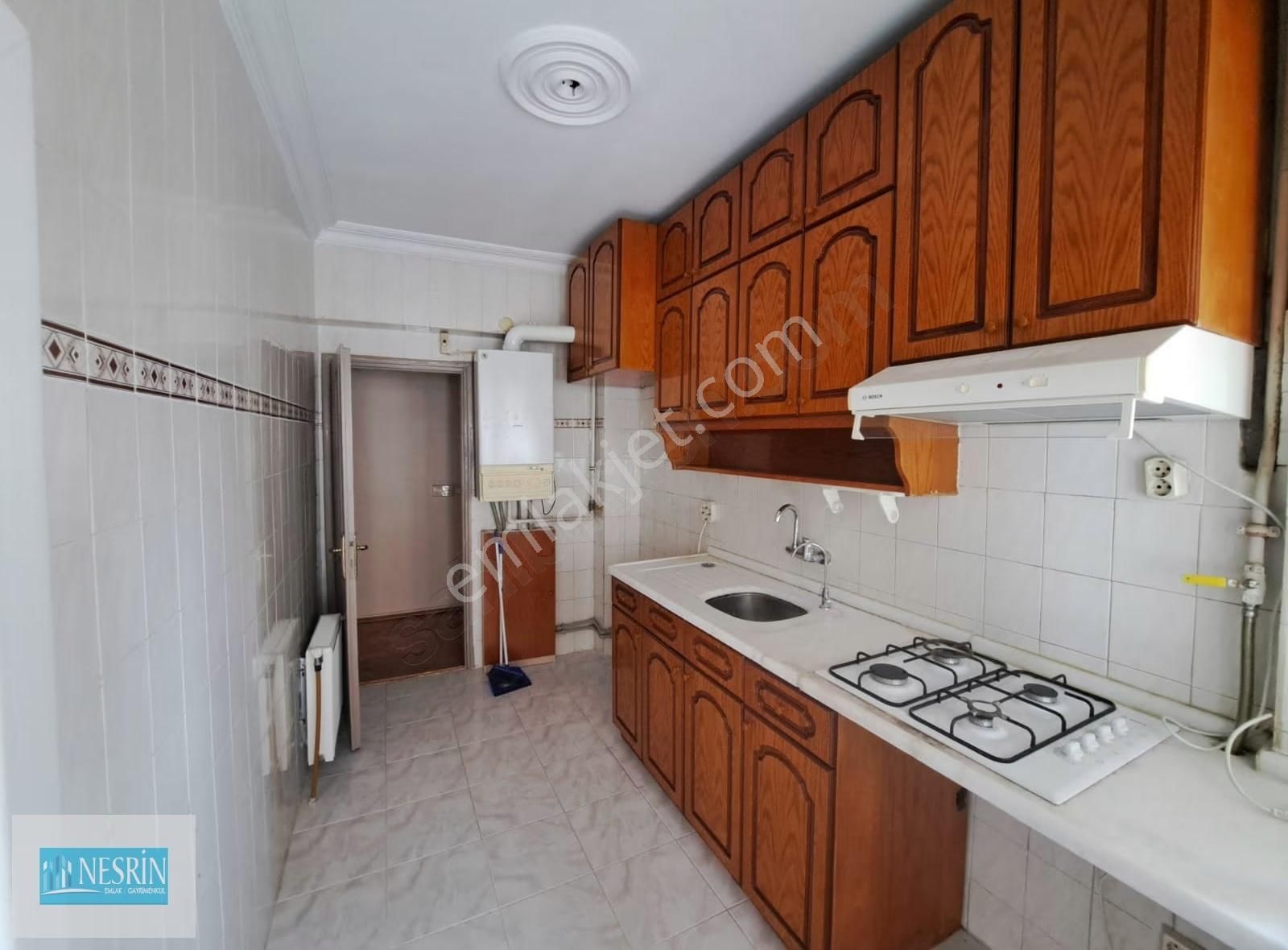 Nesrin Emlak Güveniyle F.s.m Caddesi Üzerinde Oturmaya Hazır 3+1 - Görsel 16