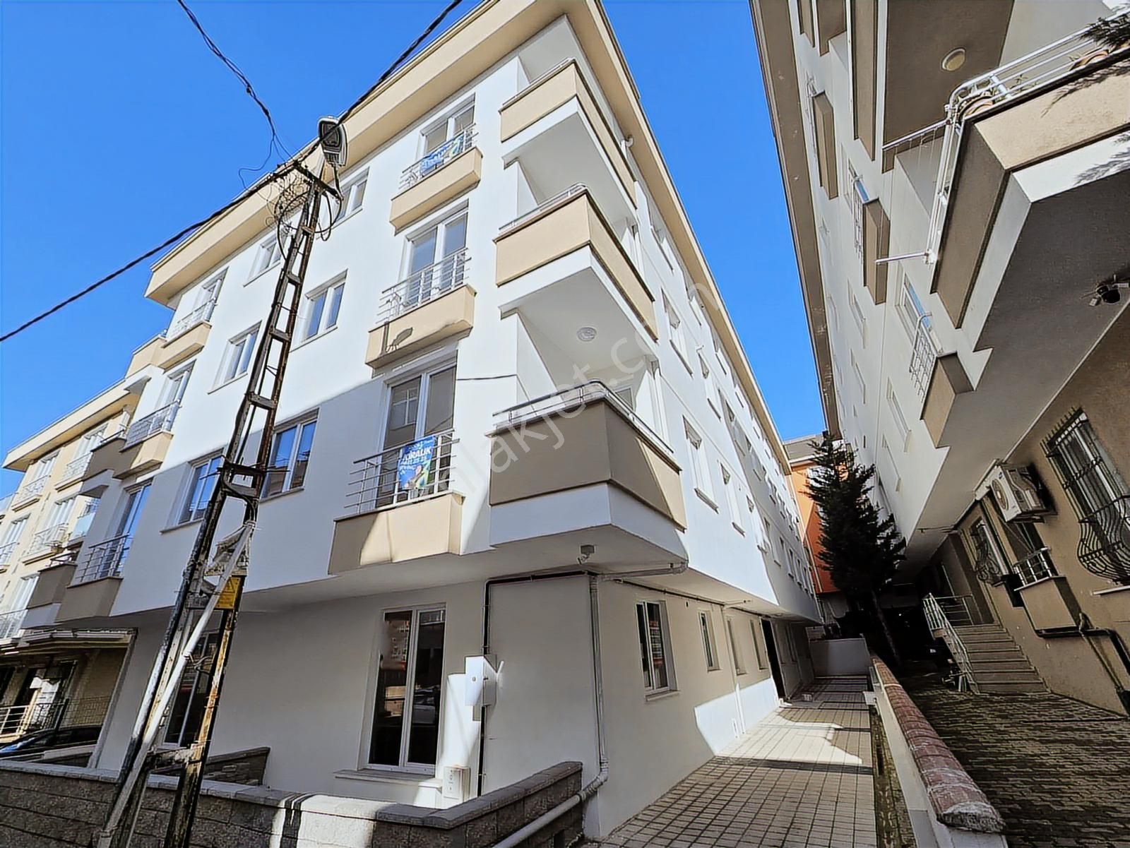 Sancaktepe Merkezi Konumda Metroya Yakın 4+2 Kiralık