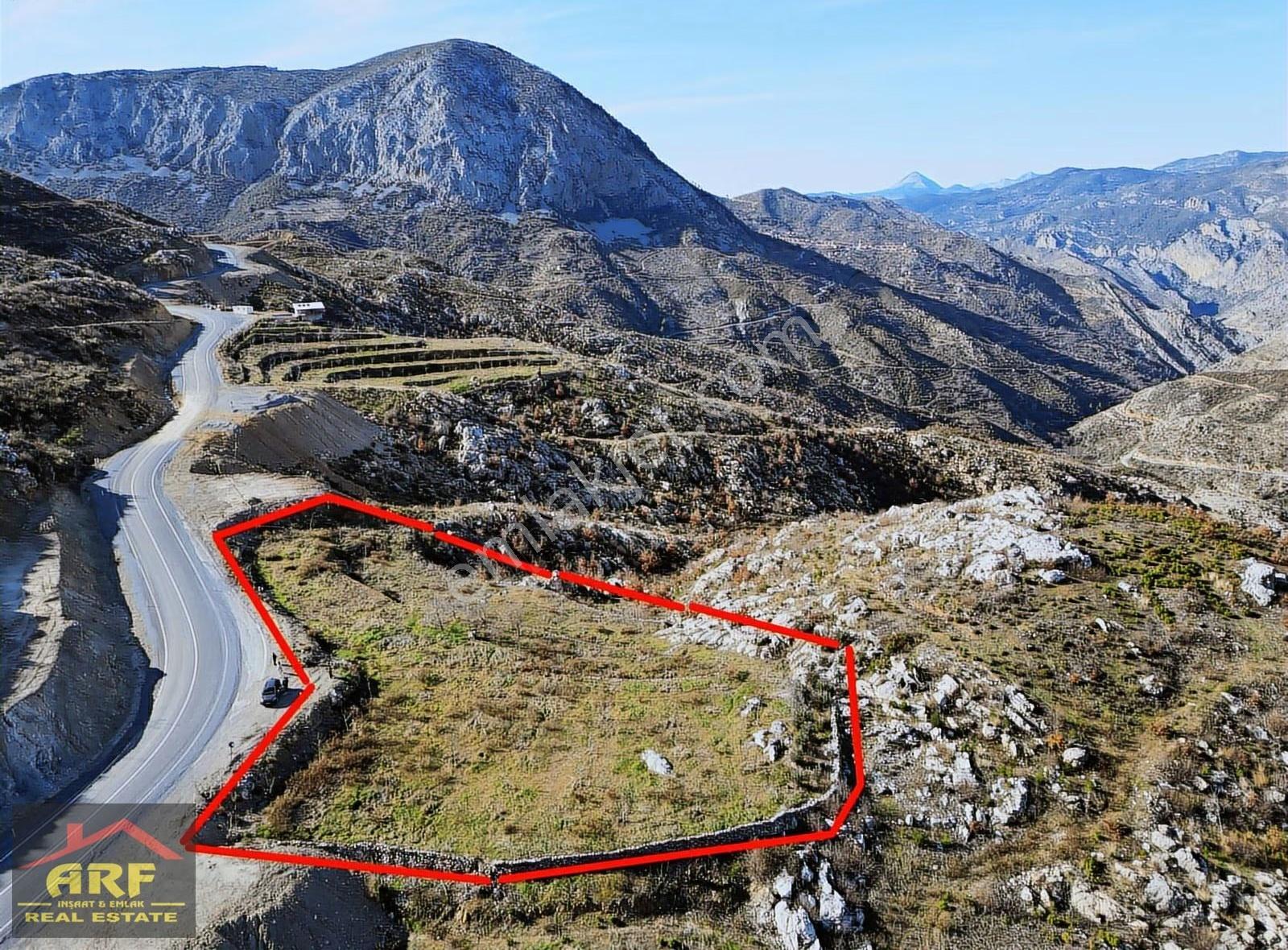 Güzelbağ Yolunda Panoramik Doğa Manzaralı 3908 M² Bahçe