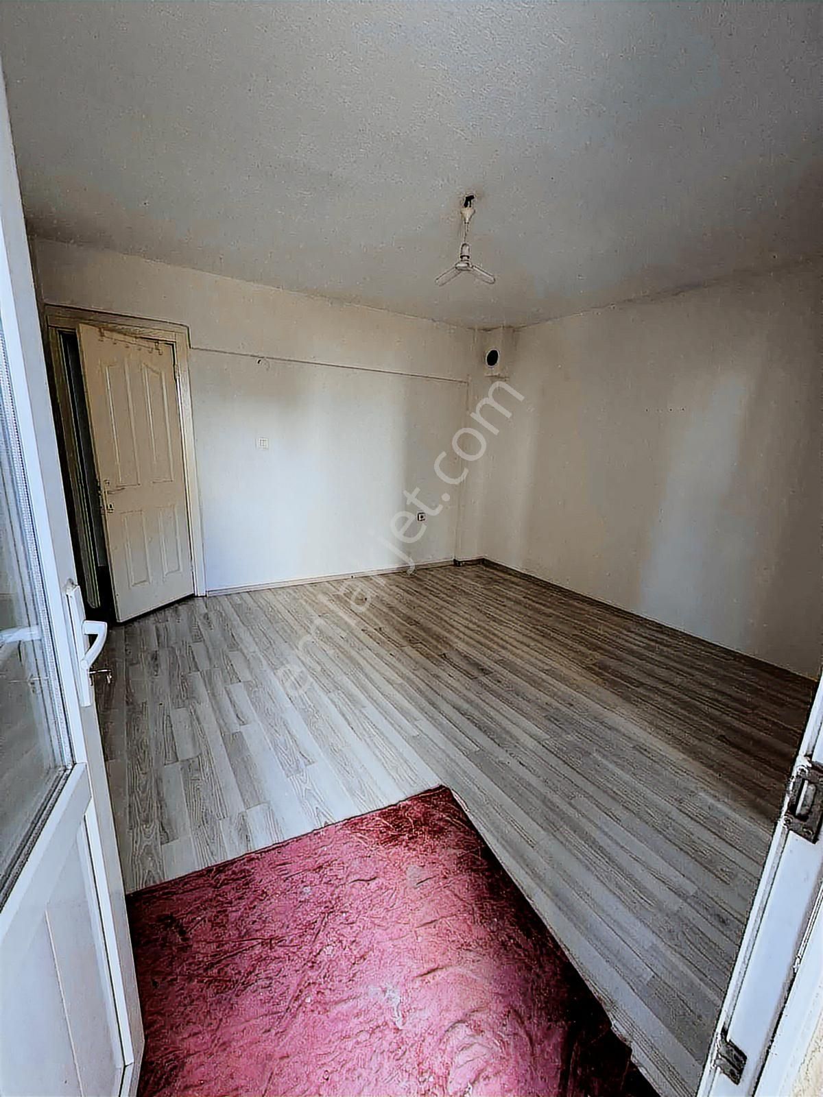 Bornova Eğriderede 1+1 Kiralık! Merkezi Konumda Daire - Görsel 3