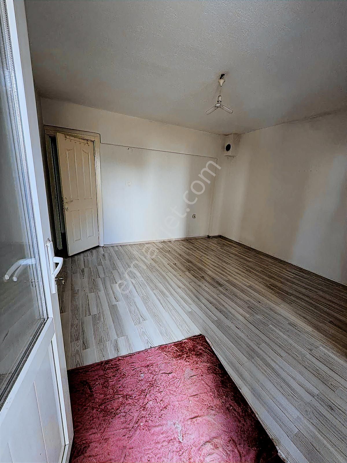 Bornova Eğriderede 1+1 Kiralık! Merkezi Konumda Daire - Görsel 4
