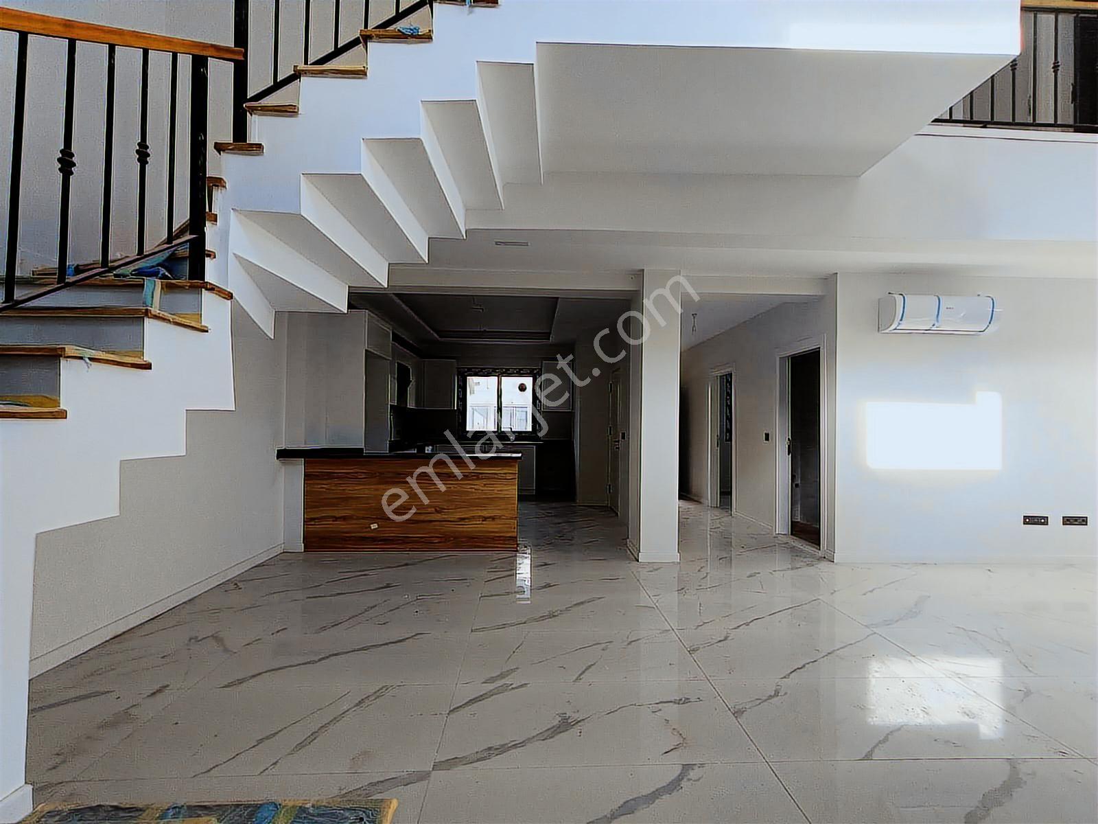 İzmir Kemalpaşa Örnekköy Kiralık 5+1 Villa - Görsel 13