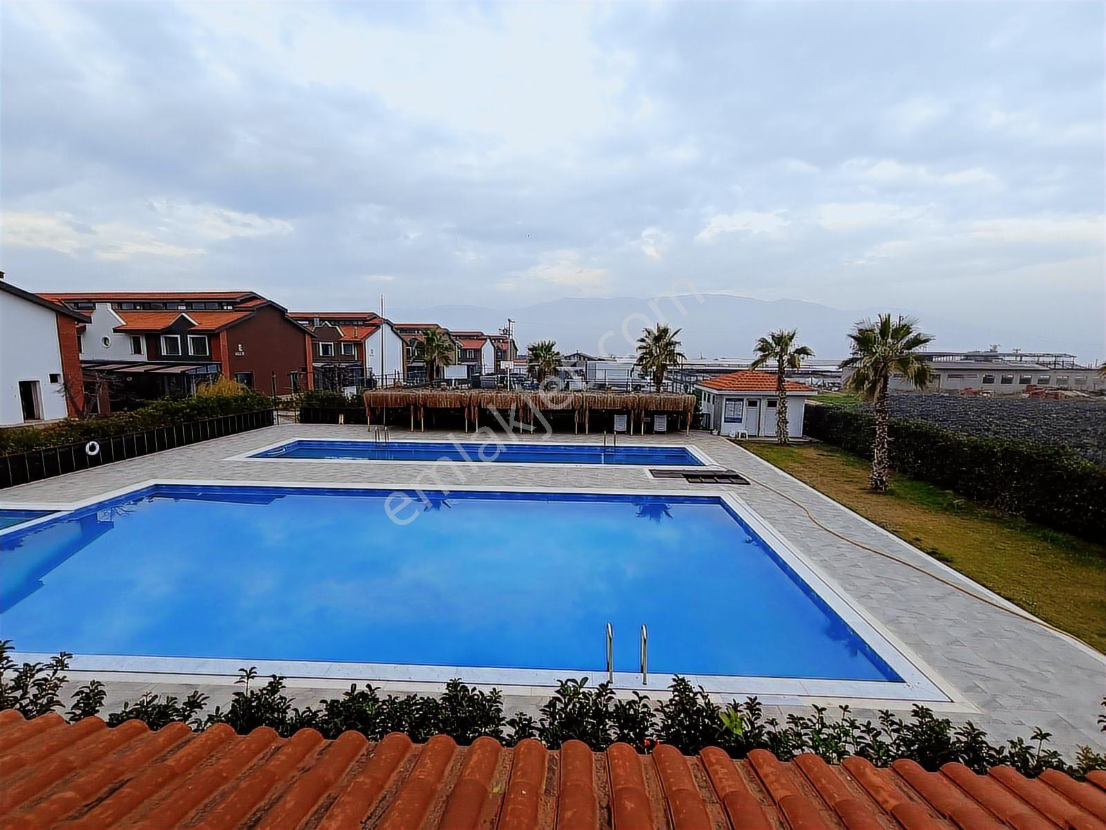 İzmir Kemalpaşa Örnekköy Kiralık 5+1 Villa - Görsel 2