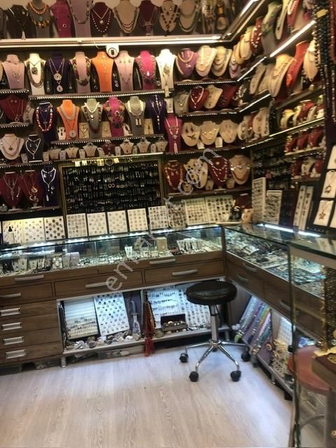 Kapalı Çarşıda İşlek Lokasyonda Satılık 16 M2 Fırsat Dükkan - Görsel 4