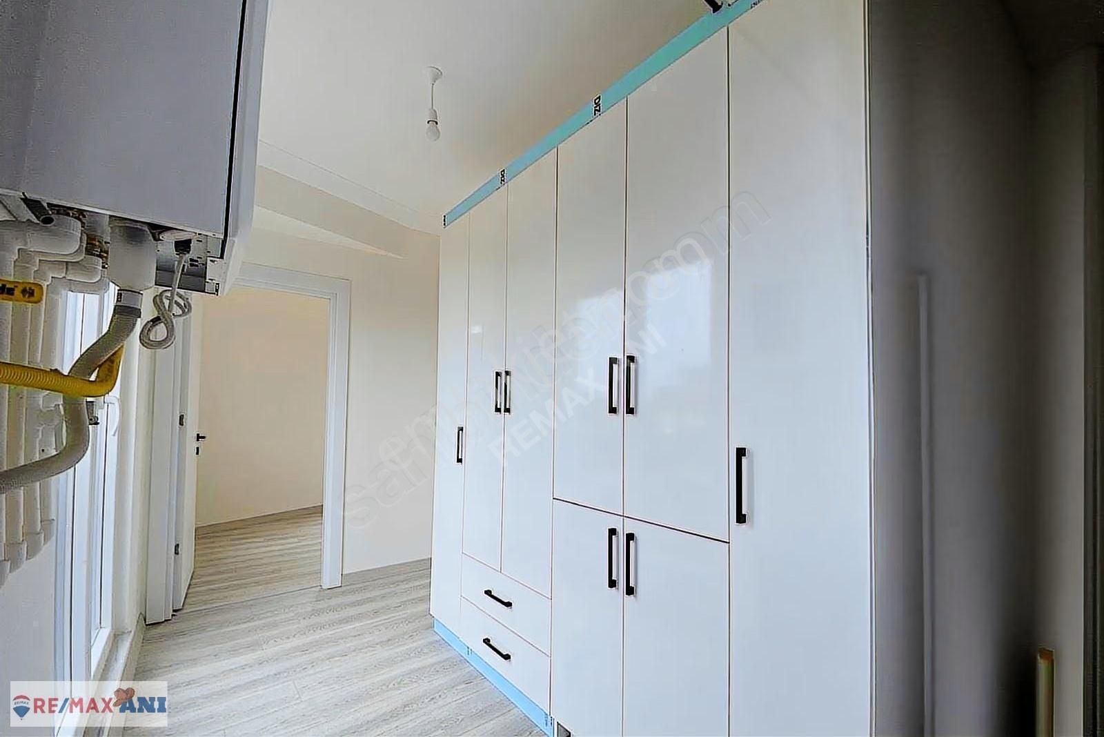 Üsküdar Bahçelievler 'de Full Eşyalı Ara Kat Kiralık 1+1 Daire - Görsel 20
