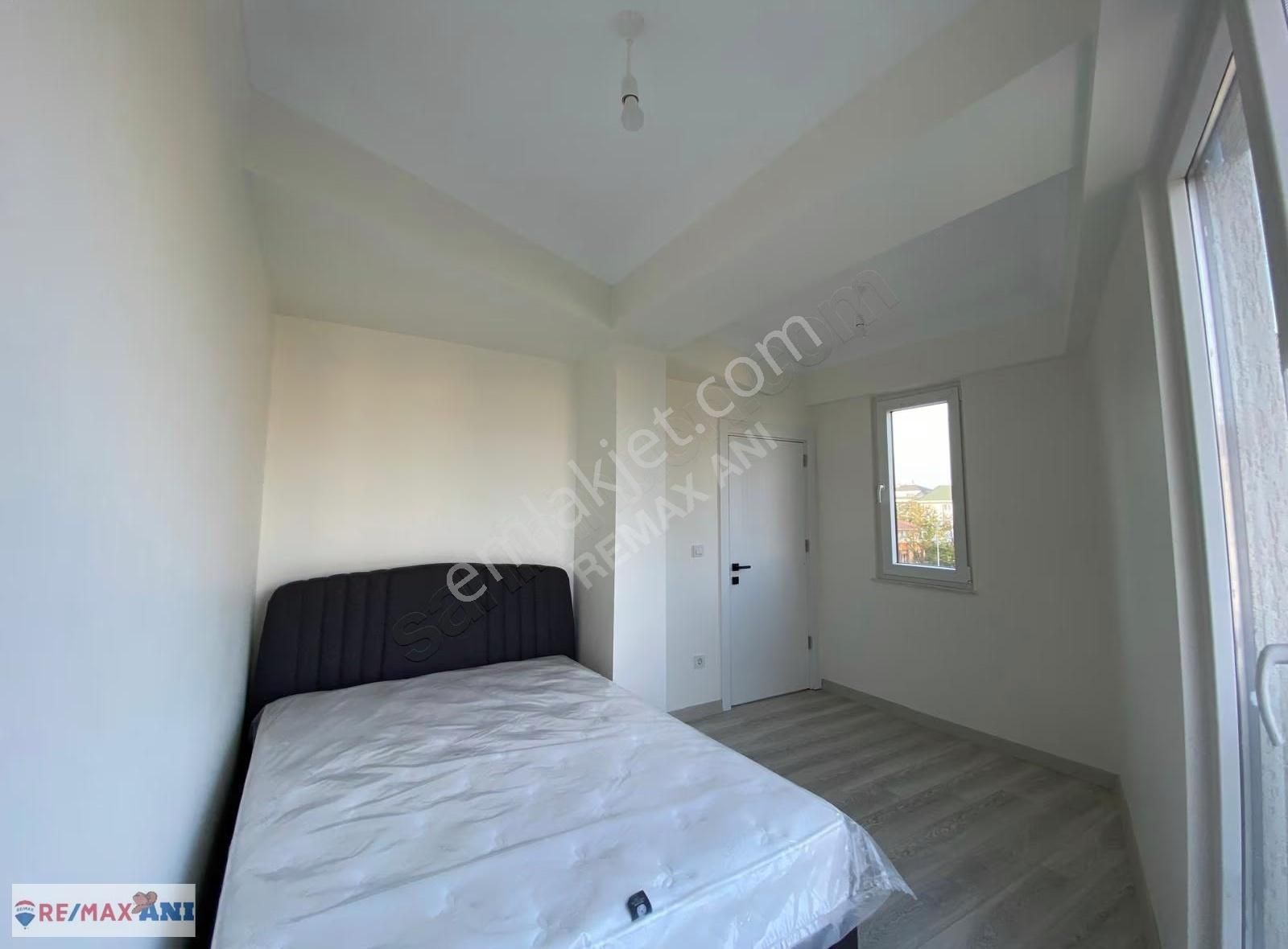 Üsküdar Bahçelievler 'de Full Eşyalı Ara Kat Kiralık 1+1 Daire - Görsel 3