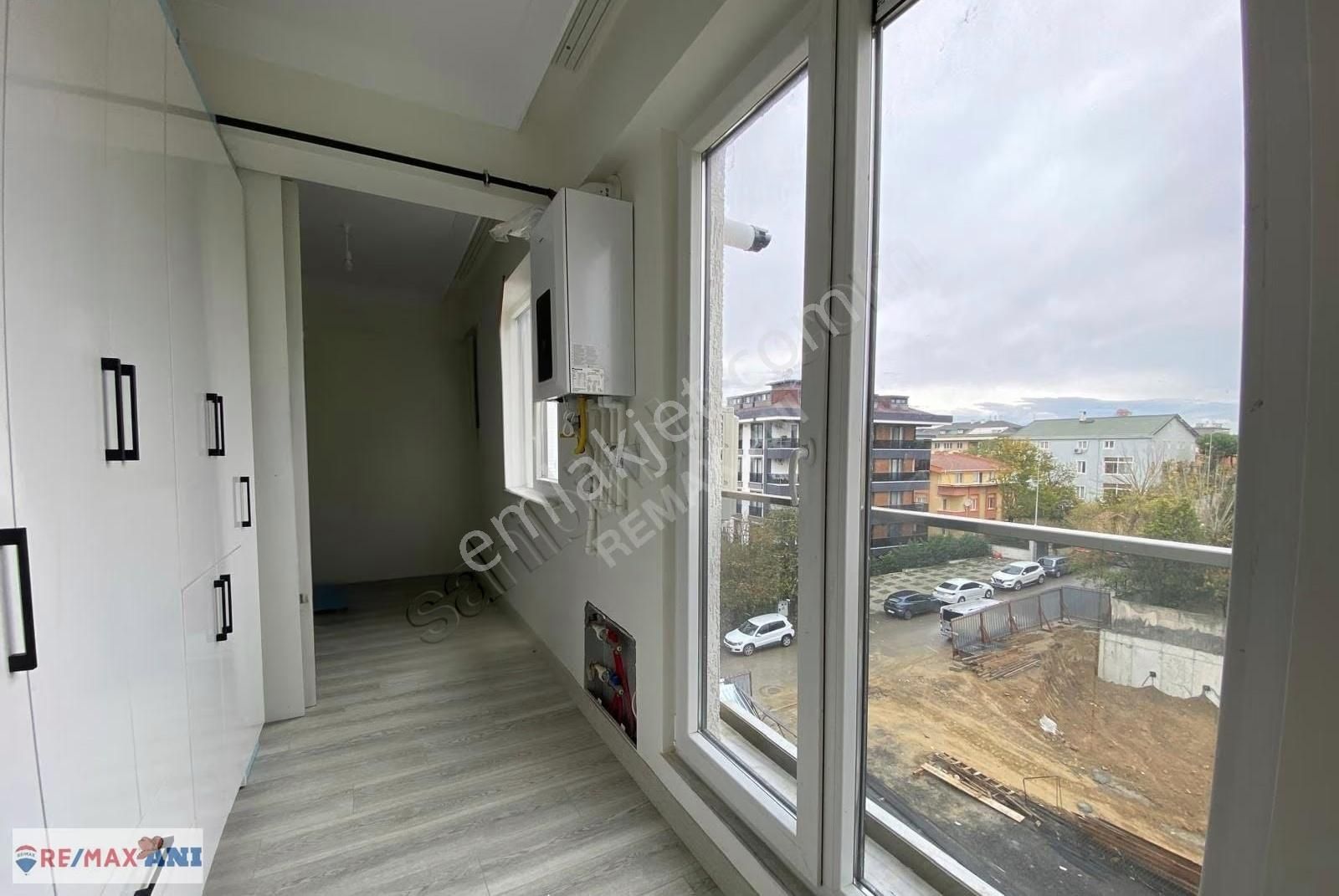 Üsküdar Bahçelievler 'de Full Eşyalı Ara Kat Kiralık 1+1 Daire - Görsel 19