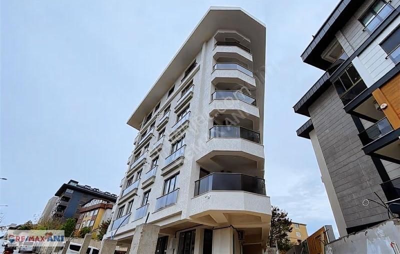 Üsküdar Bahçelievler 'de Full Eşyalı Ara Kat Kiralık 1+1 Daire - Görsel 13