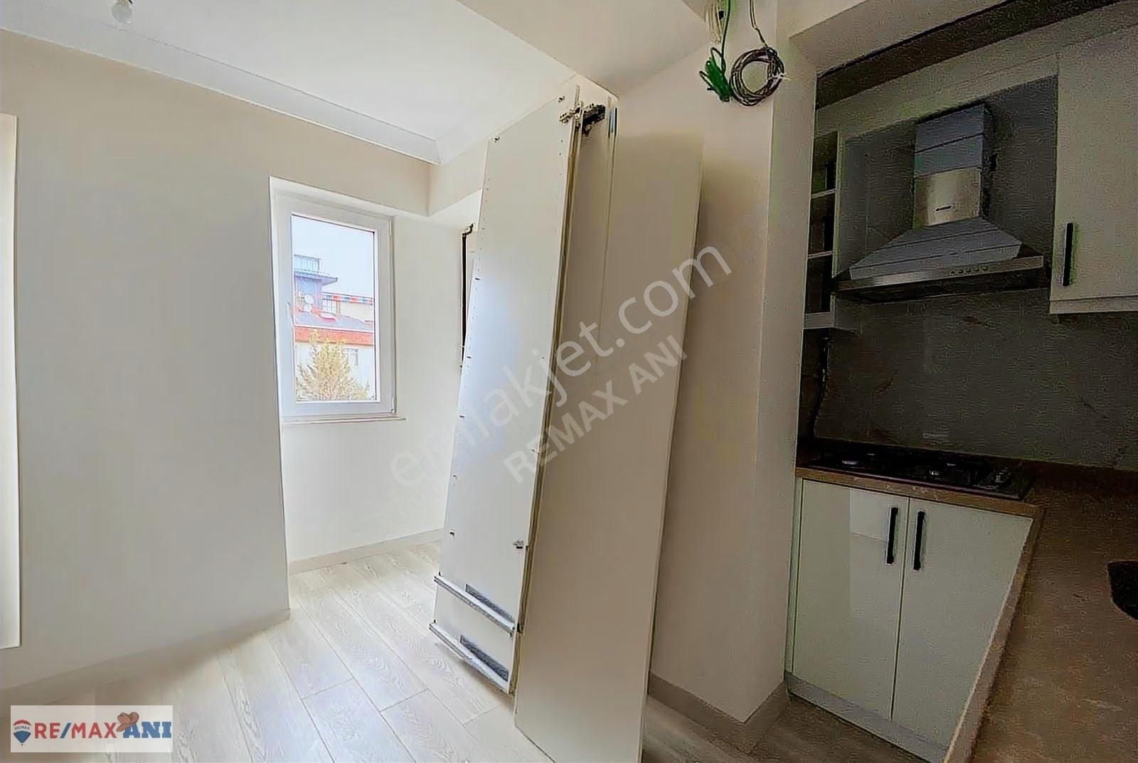 Üsküdar Bahçelievler 'de Full Eşyalı Ara Kat Kiralık 1+1 Daire - Görsel 8