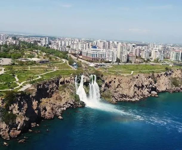 Güzeloba Düden Parka Sahile Yakın Eşyalı Kiralık 2+1