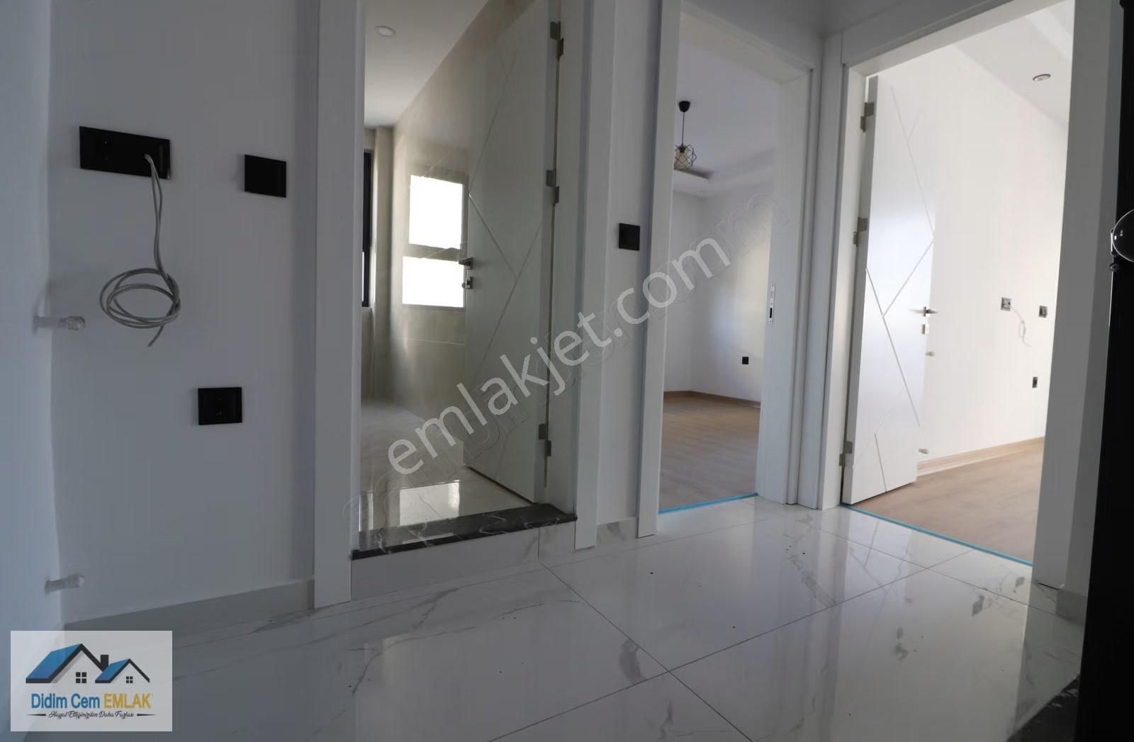 Müstakil Girişli Satılık 3+1 Triplex Villa - Görsel 19