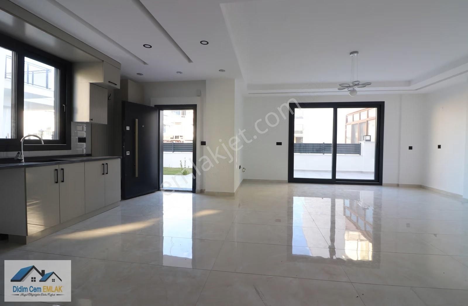 Müstakil Girişli Satılık 3+1 Triplex Villa - Görsel 11